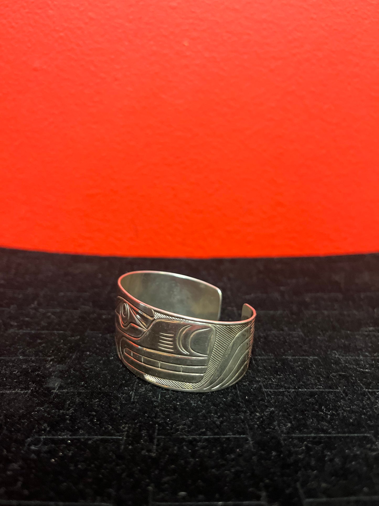 Beautiful 2 1/2 x 1 high indigenous first nations pacific northwest coast sterling bracelet, signed SB   believed to be Sam Baker wow