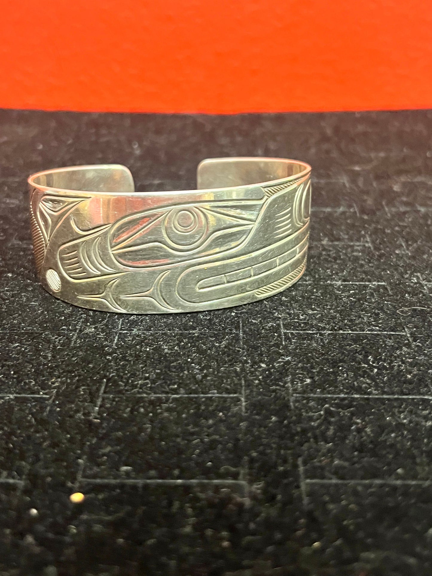 Beautiful 2 1/2 x 1 high indigenous first nations pacific northwest coast sterling bracelet, signed SB   believed to be Sam Baker wow