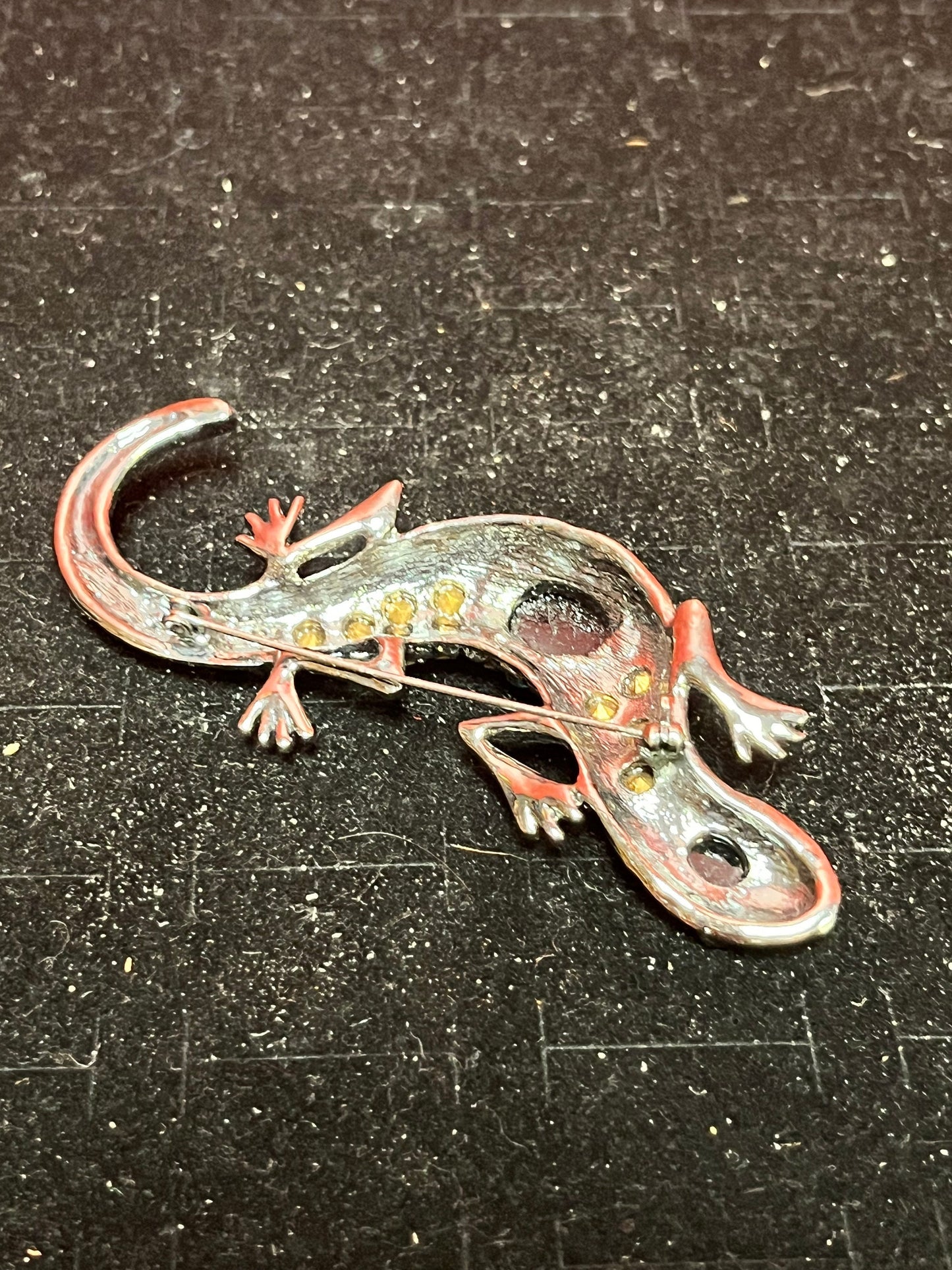 3.5 inch vintage rhinestone lizard brooch  good condition and great gift