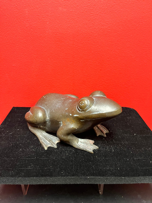 Spectacular 9.5“ x 6.5 inch wide Japanese bronze frog with amazing patina  one of my favourite items of all time -heavy and good quality