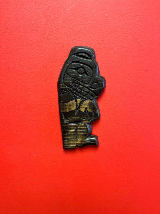 Lovely 9 inch tall indigenous first nation pacific northwest coast bear plaque  signed  great value