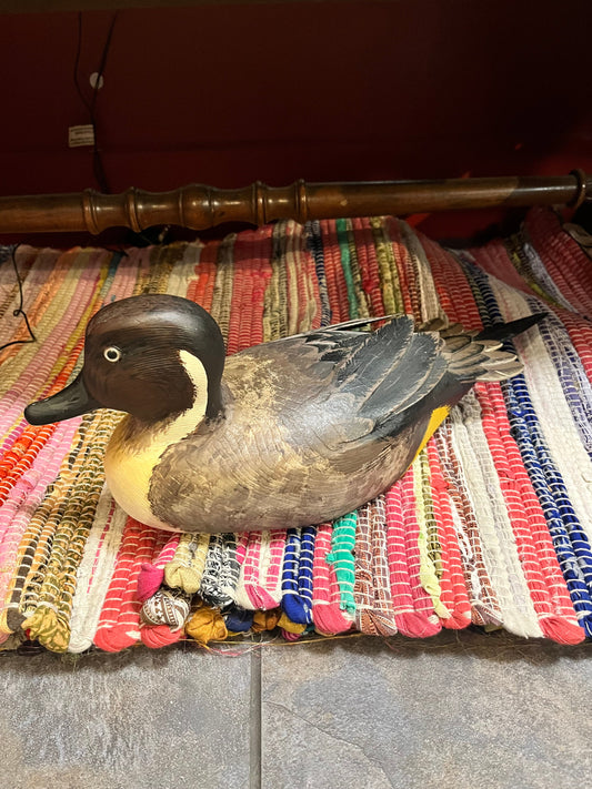 Stunning 17 x 5 x 7“ high signed Canadian hand carved pintail duck  great detail and condition  fabulous decor or gift