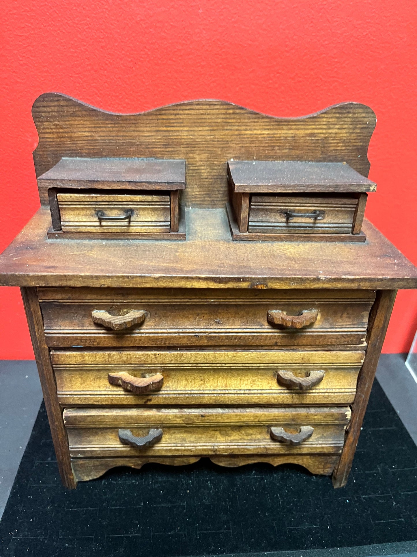 A 9.5 x 10 x 4 inches deep Canadiana eastlake  antique salesman sample chest of drawers  so cute  1920s