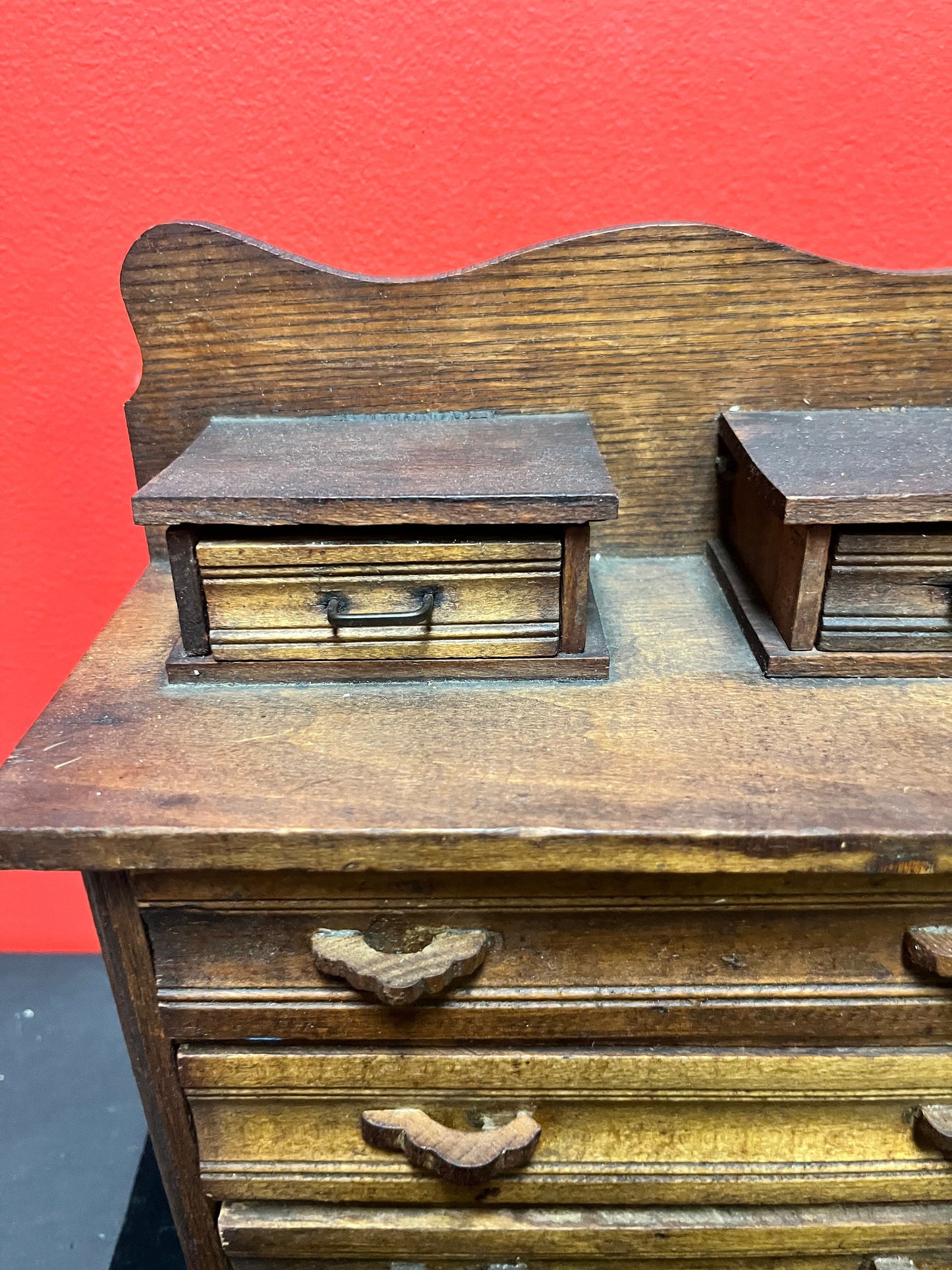 A 9.5 x 10 x 4 inches deep Canadiana eastlake  antique salesman sample chest of drawers  so cute  1920s