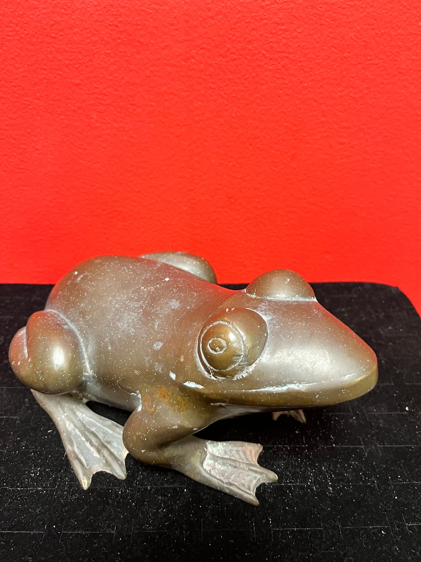 Spectacular 9.5“ x 6.5 inch wide Japanese bronze frog with amazing patina  one of my favourite items of all time -heavy and good quality