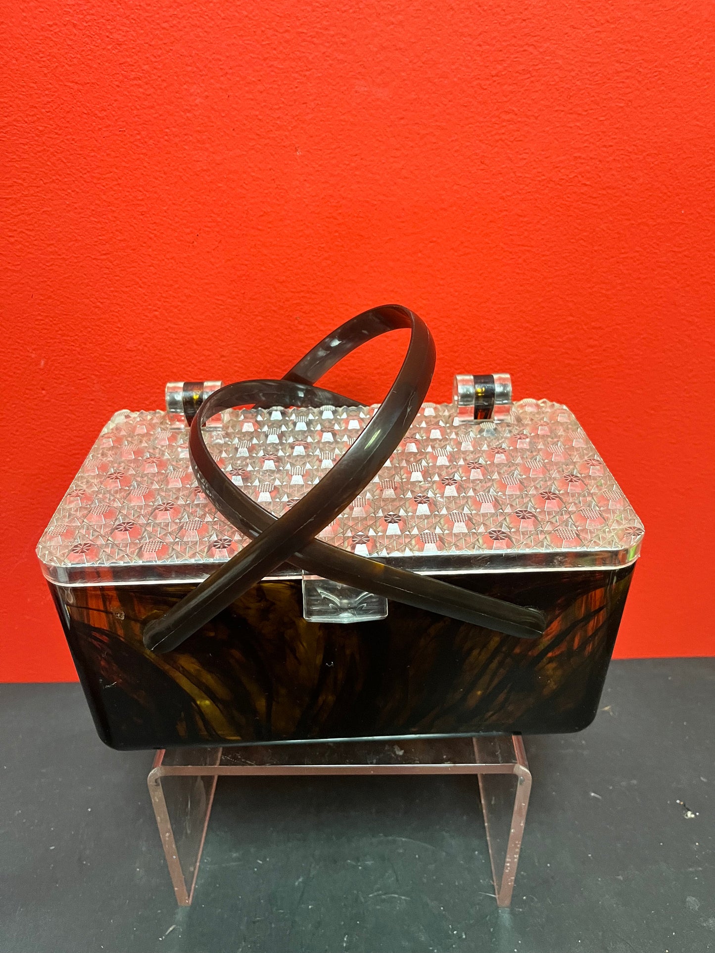 Fabulous 9 x 5 x 8 high vintage authentic lucite handbag  purse   great condition