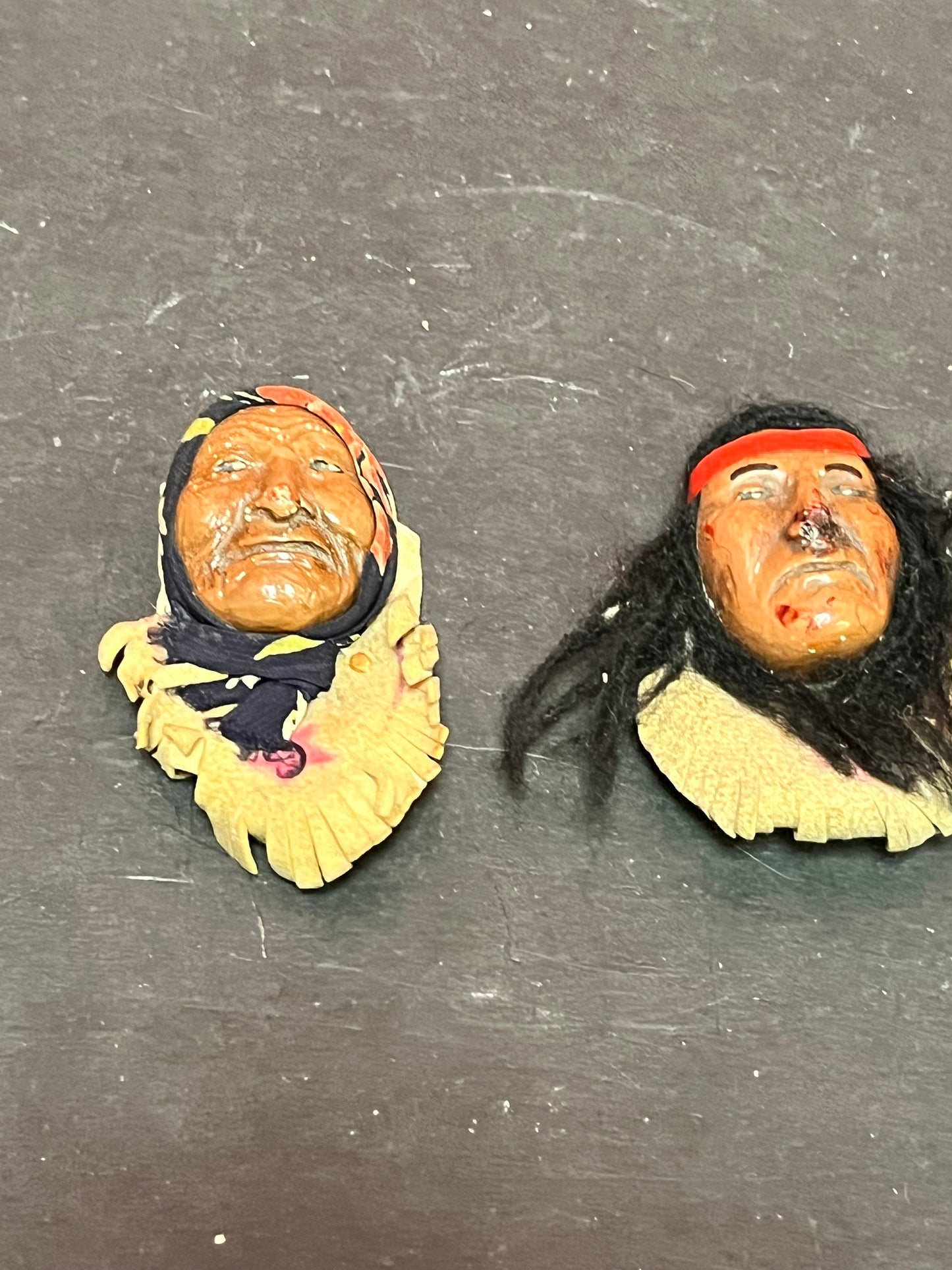 Lovely indigenous first nations pair of decorative heads  celebrating chief Seattle and his daughter  3 inches each