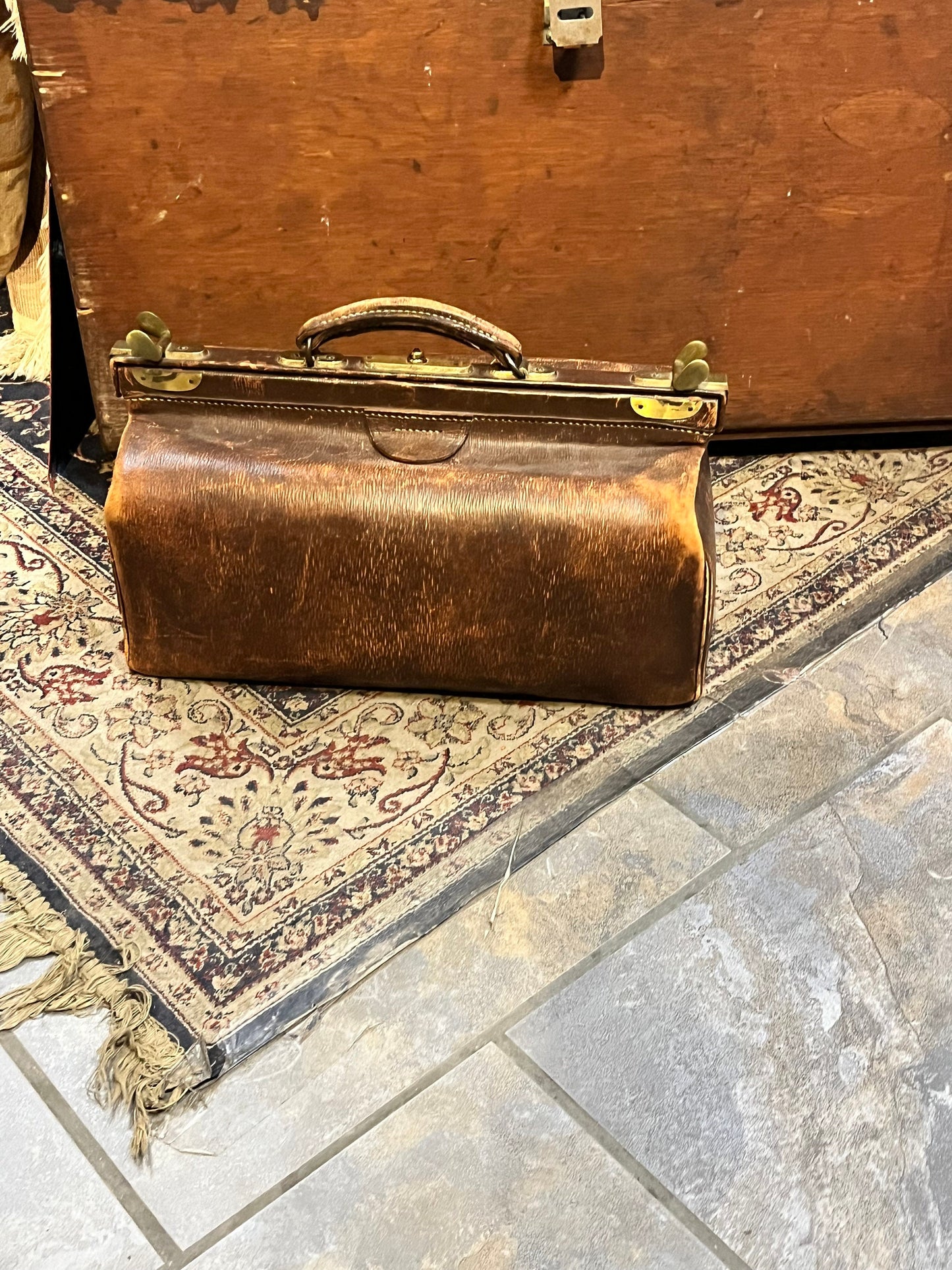 17 x 9 x 13 high absolutely fabulous antique English leather doctors bag  - wonderful Bettina and in good condition  masterpiece