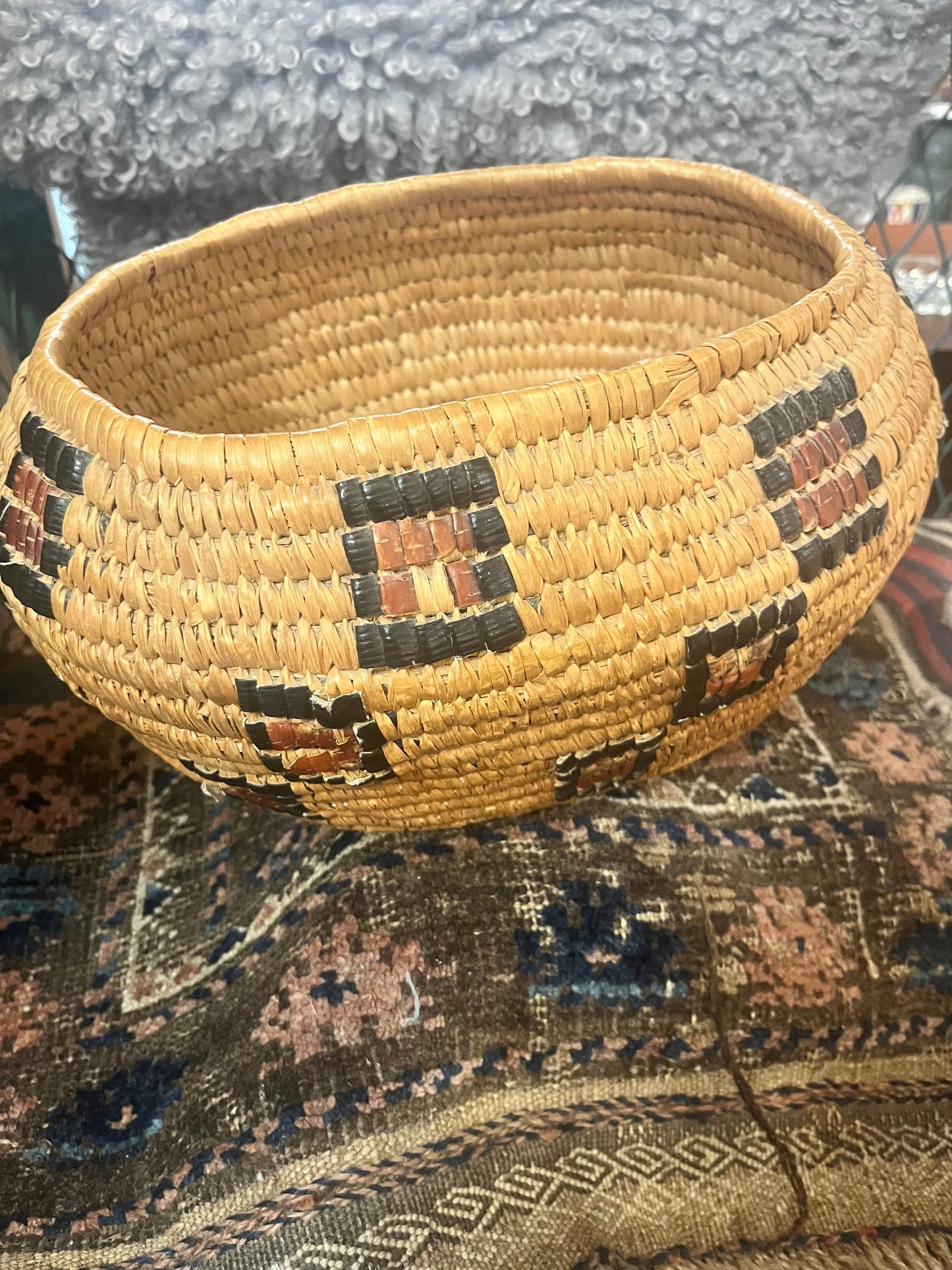 Stunning 8 x 10 x 8 tall antique indigenous first nations pacific northwest coast Salish  basket  good antique condition  great value