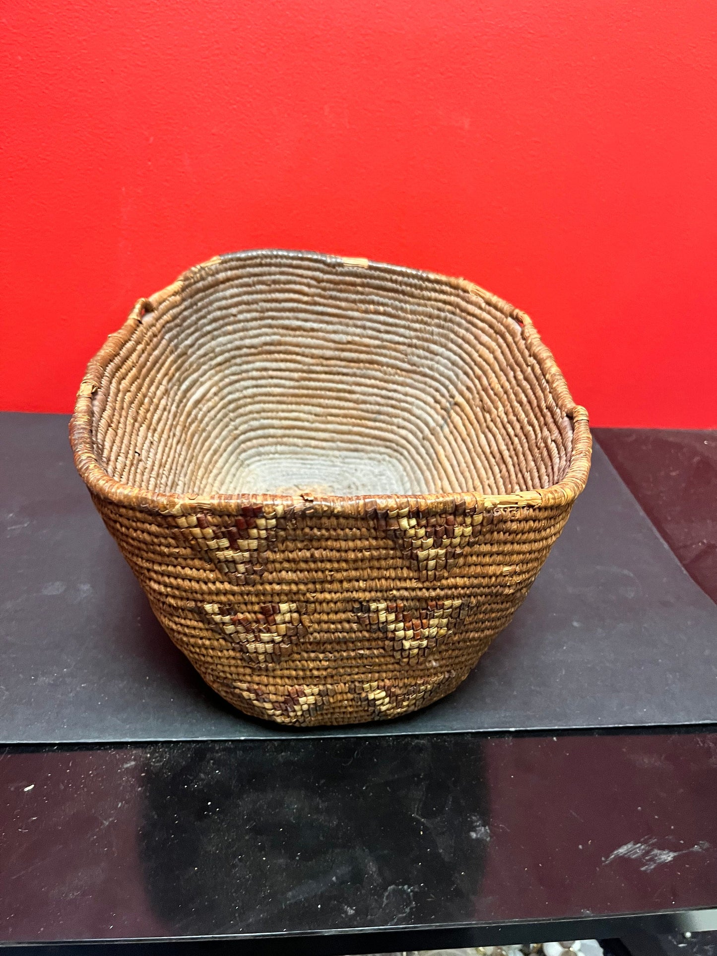 Stunning antique indigenous first nations coast Salish, 14 x 10 x 7 high  woven basket great condition see photos  value priced