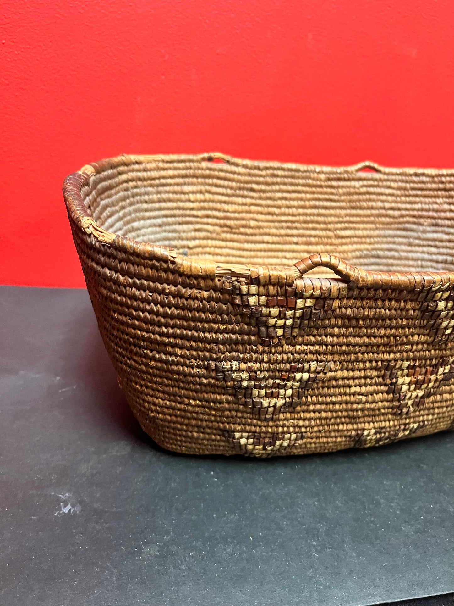 Stunning antique indigenous first nations coast Salish, 14 x 10 x 7 high  woven basket great condition see photos  value priced