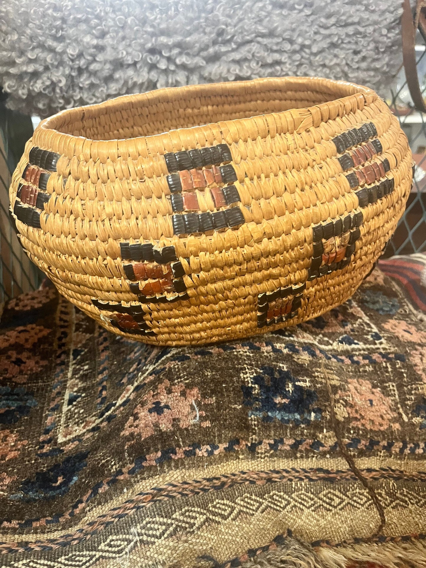 Stunning 8 x 10 x 8 tall antique indigenous first nations pacific northwest coast Salish  basket  good antique condition  great value