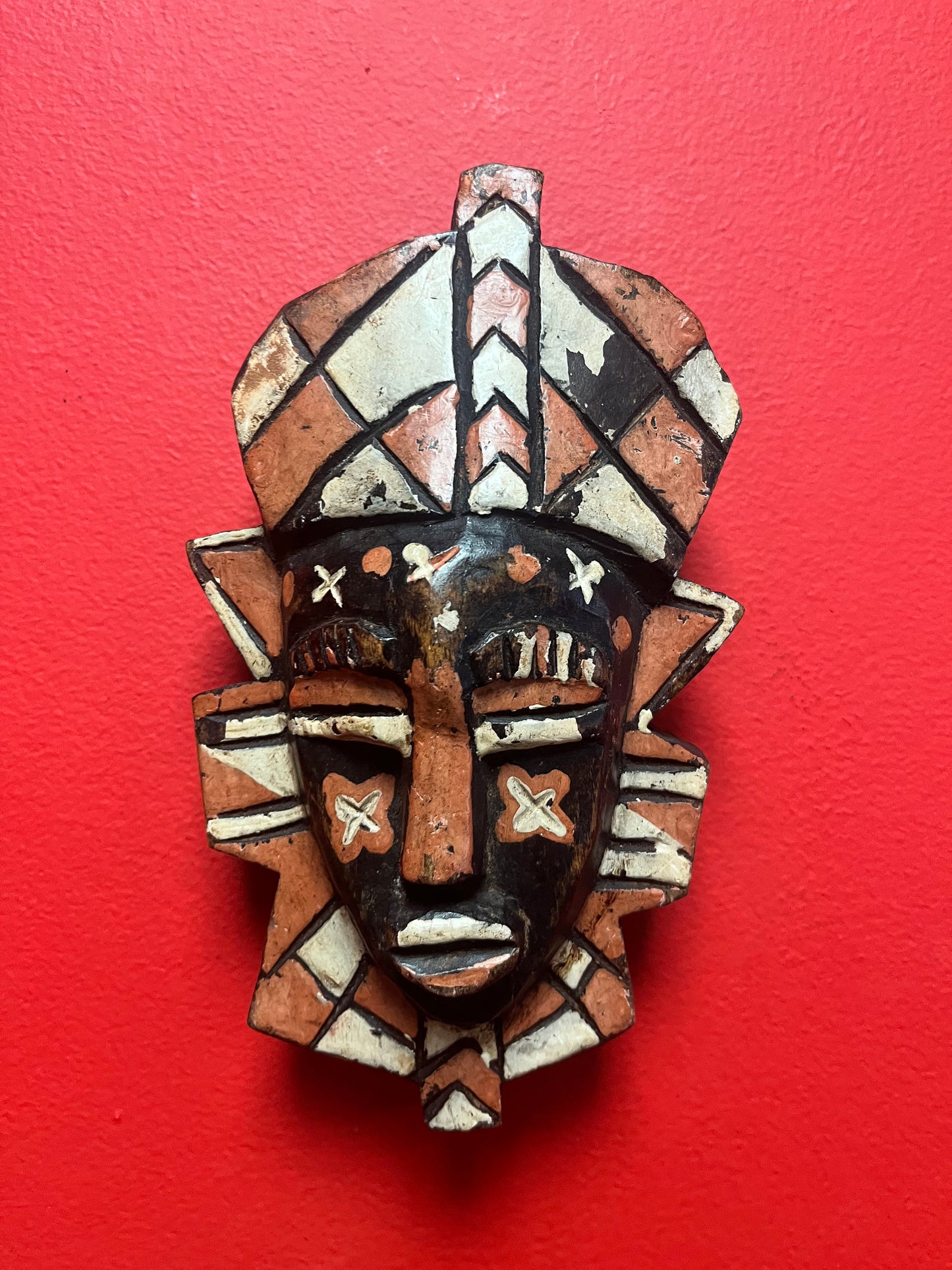 Beautiful 8 inch tall African passport mask  great quality and imagery  value priced