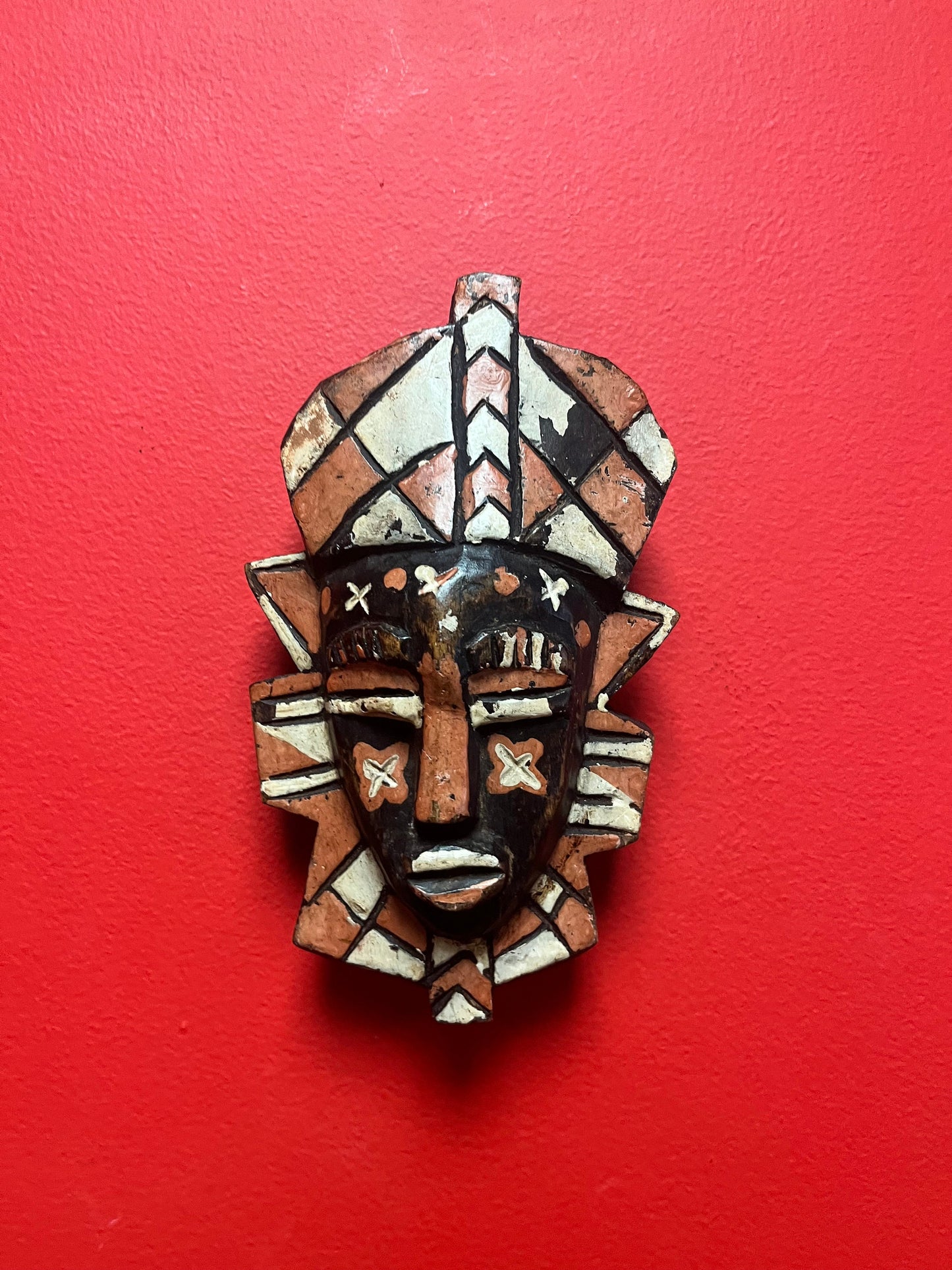 Beautiful 8 inch tall African passport mask  great quality and imagery  value priced