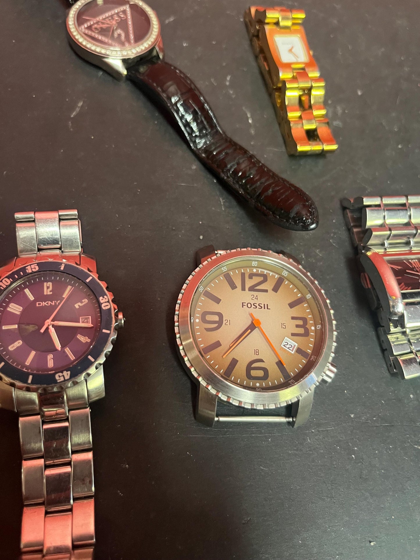 Group of 6  watches   good value as is perfect for tinkering or reselling