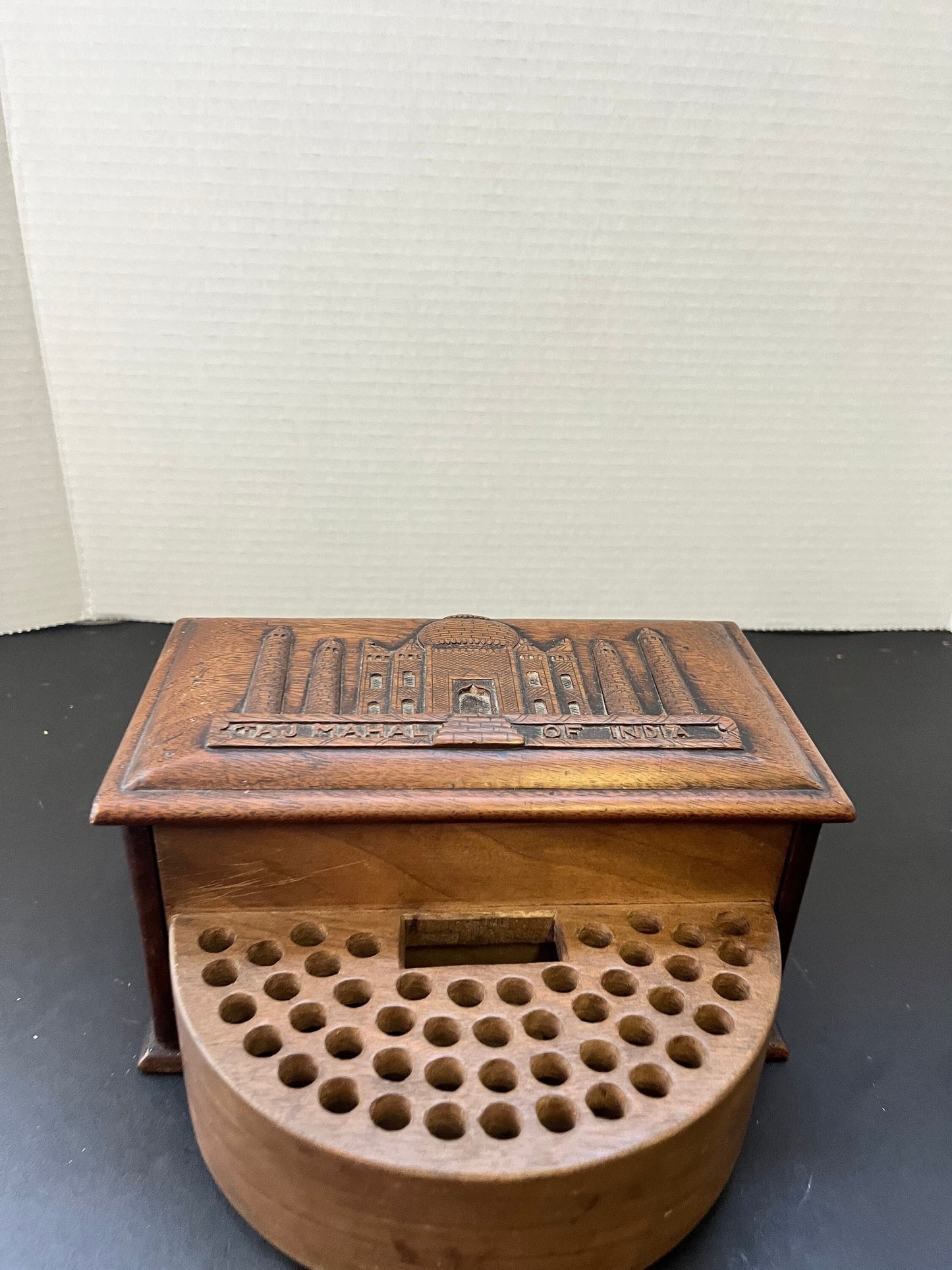 8 x 5 x 4 Taj Mahal of India antique  walnut cigarette box