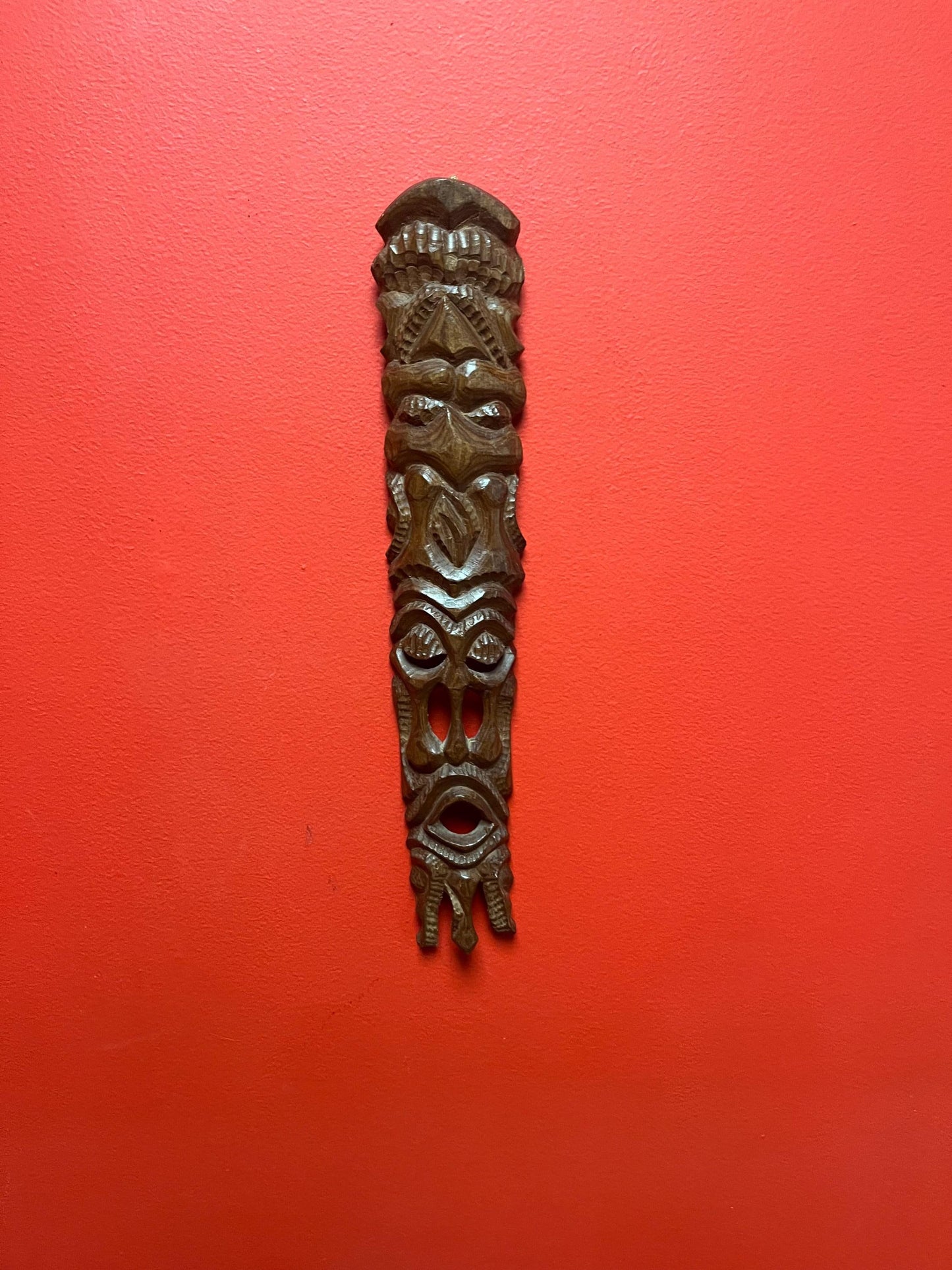 Beautiful 16 inch skinny South African mask   great carving and imagery and ready to hang  good value