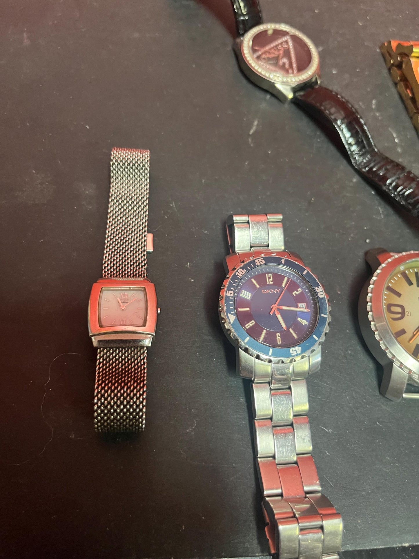 Group of 6  watches   good value as is perfect for tinkering or reselling