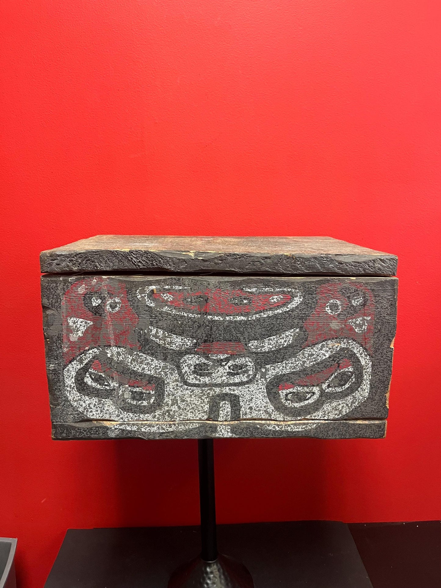 Museum quality stunning 16 x 11 x 9 high authentic indigenous first nations Haida ceremonial box  wonderful imagery and amazing value