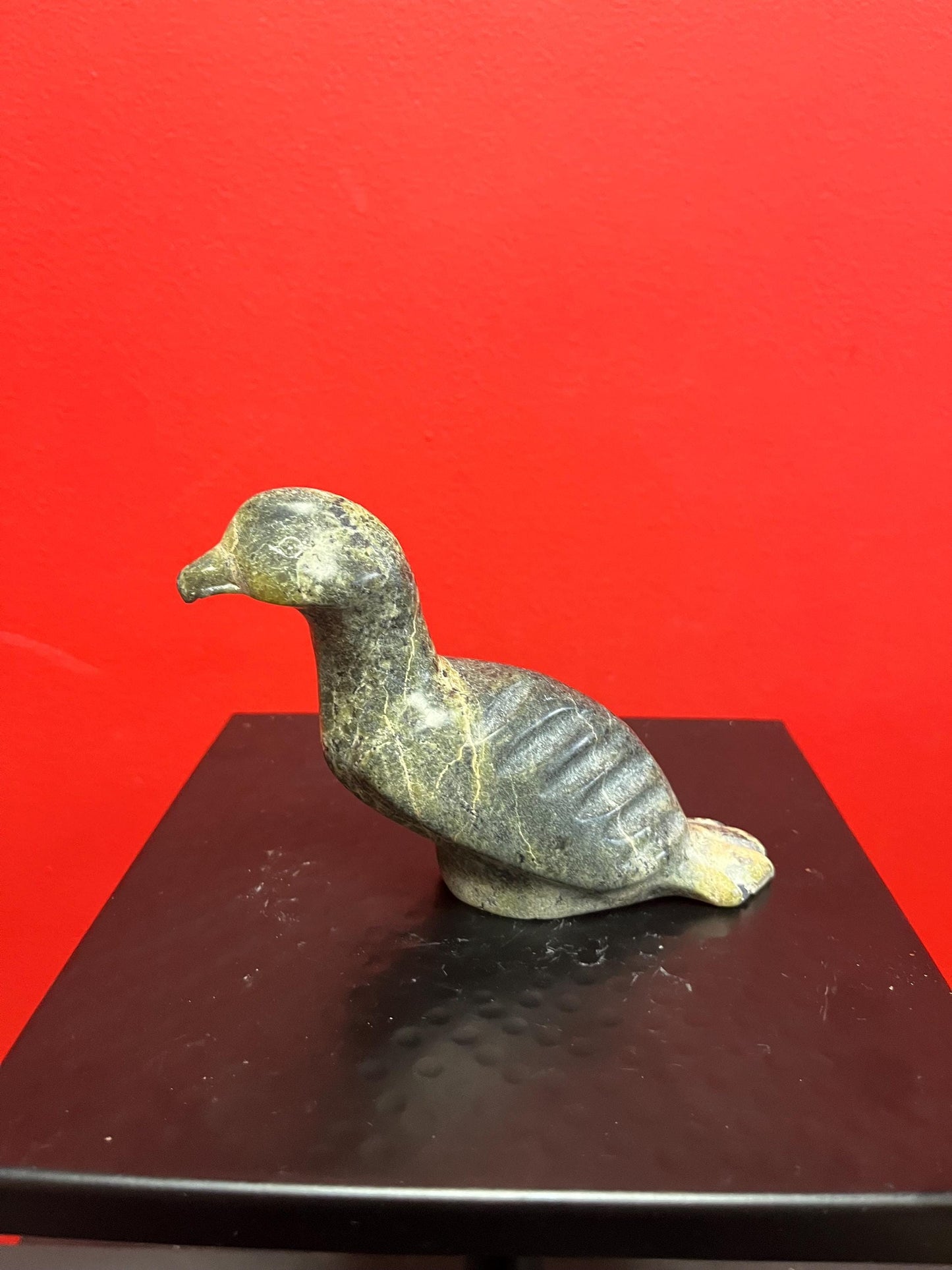 Lovely indigenous Inuit 6 x 4 inch high soapstone bird