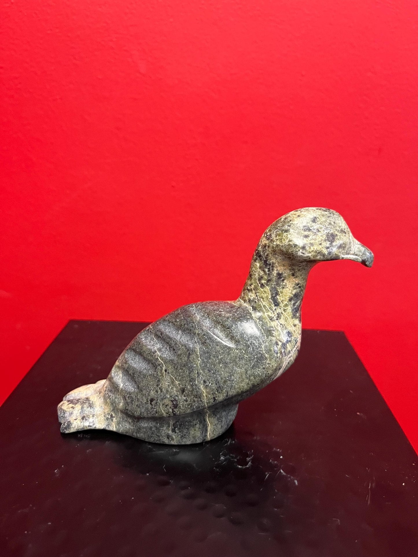 Lovely indigenous Inuit 6 x 4 inch high soapstone bird