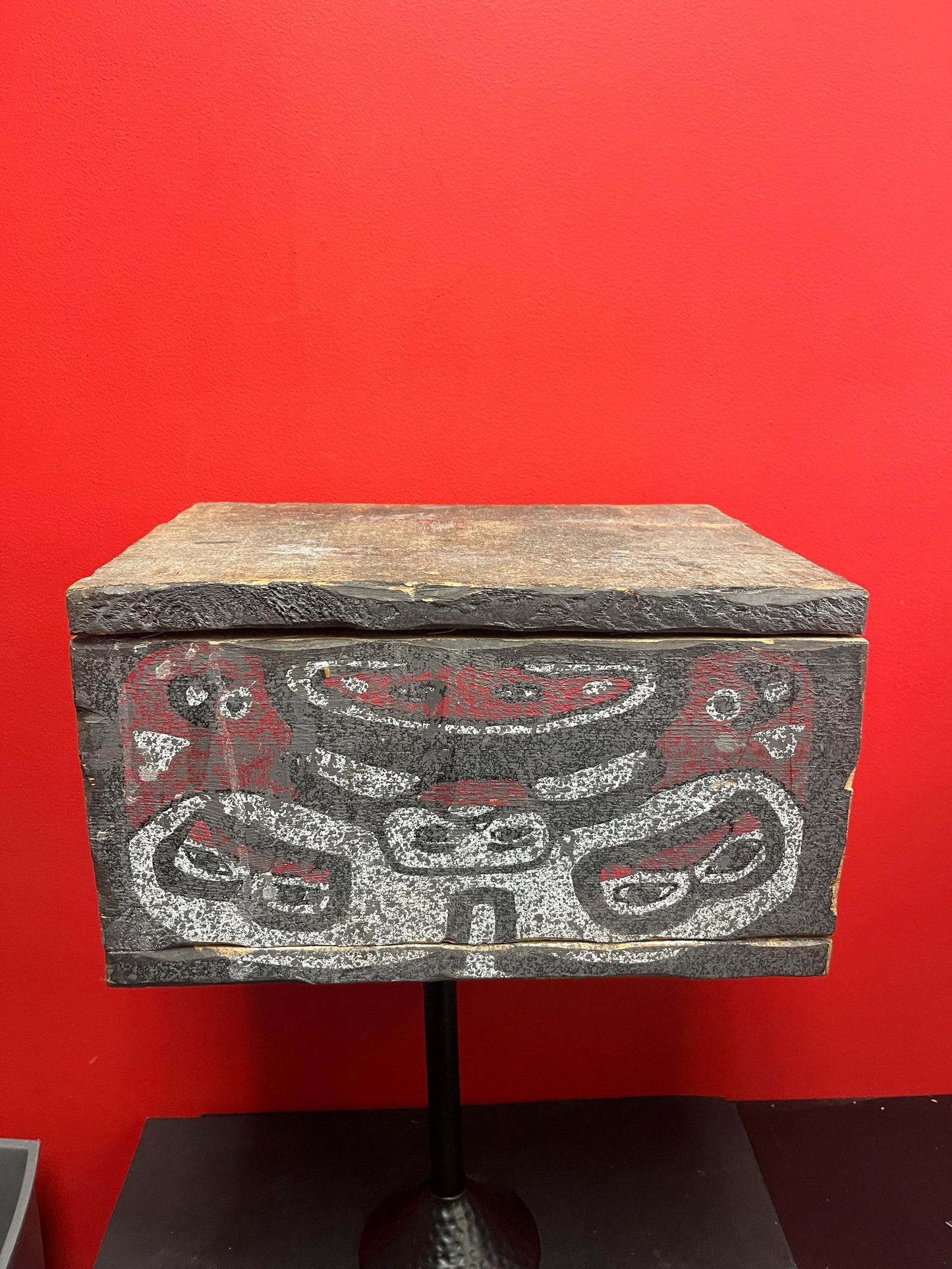 Museum quality stunning 16 x 11 x 9 high authentic indigenous first nations Haida ceremonial box  wonderful imagery and amazing value