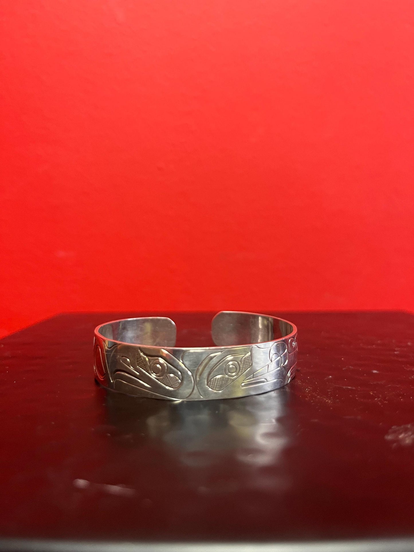 Lovely 2 1/4inch wide indigenous first nations sterling silver raven  bracelet   great gift and signed  heavy weight