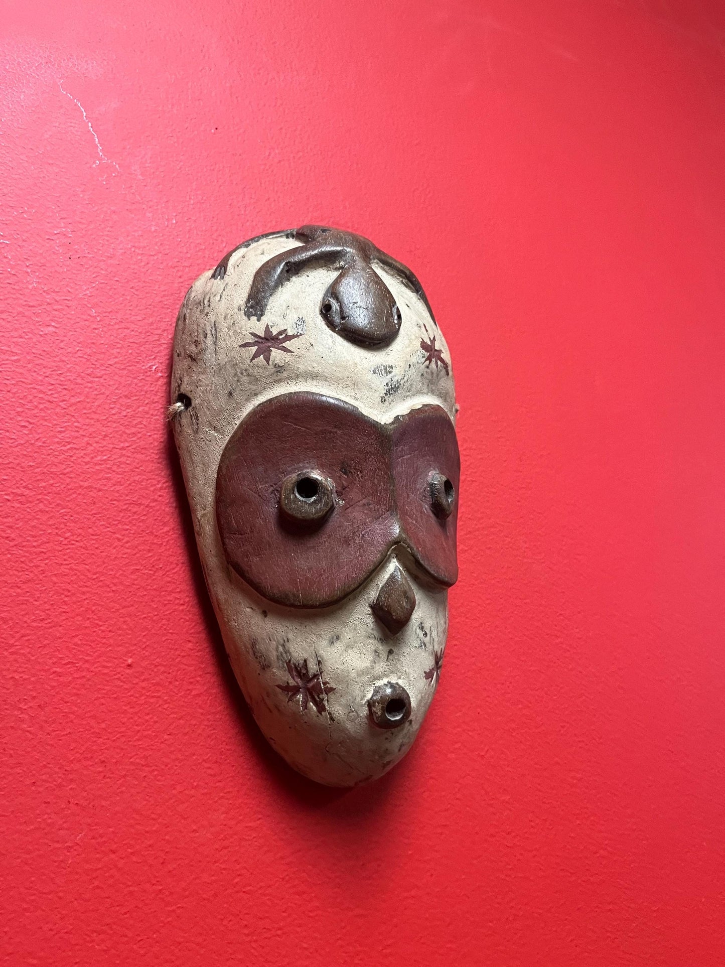 10 x 5 inch fabulous 1950s African Tanzanian artefact mask  Great condition and wonderful patina  From important collection -wow