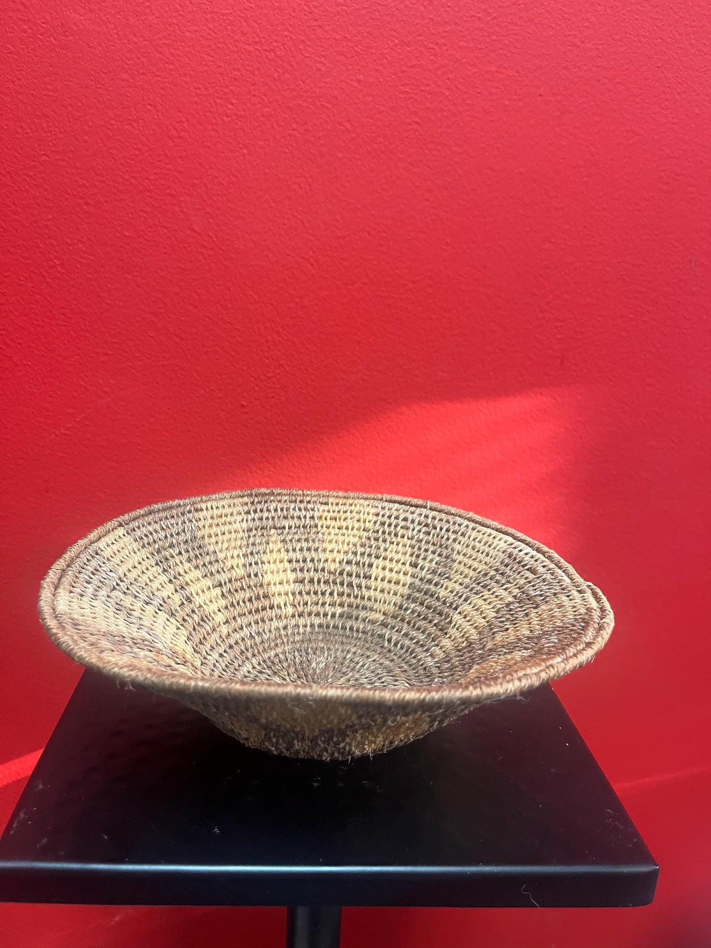 Lovely 8 inch by 2 inch tall southwestern Navajo American basket bowl  - great condition  good value