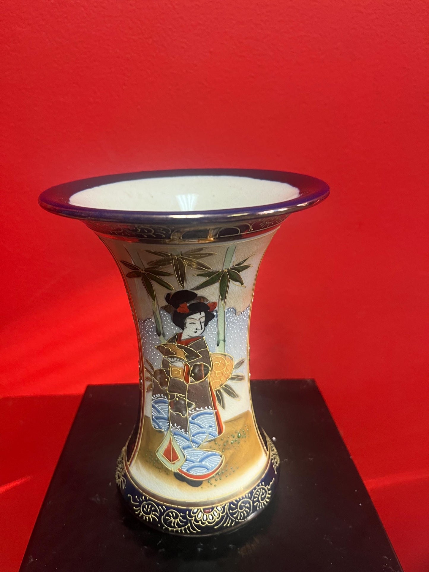 Lovely antique 7 inch tall signed Japanese Satsuma vase in excellent condition  great imagery and very nice example  perfect gift