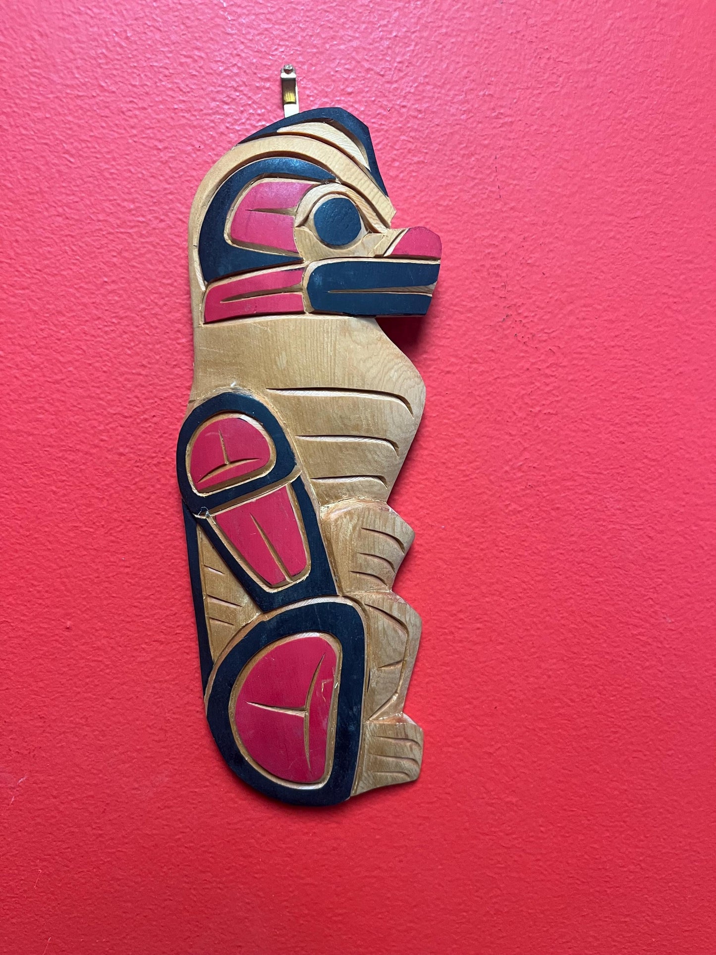 10 x 4 inch indigenous First Nations Pacific Northwest Bear plaque by Leo mitchell  great colour and carving  good value