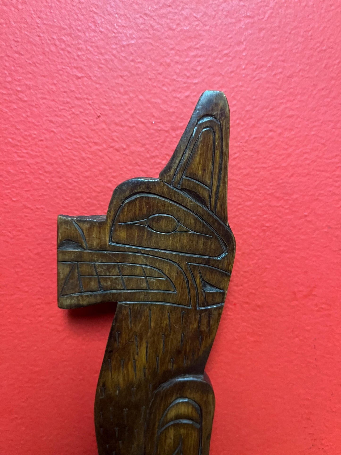 Lovely indigenous First Nations pacific  northwest Coast Ronald Thomas carving of a wolf  lovely detail