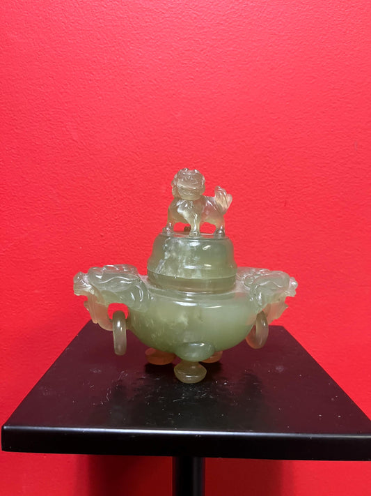 6 x 6 high beautiful antique jade foo dog topped Chinese covered jar - great detail and quality and perfect condition - great value