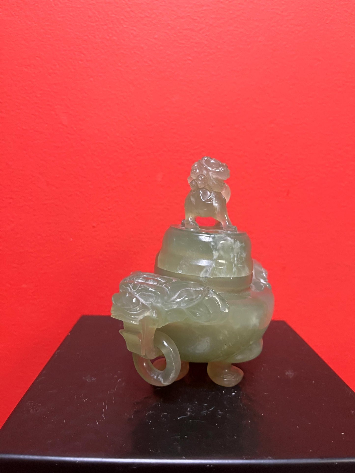 6 x 6 high beautiful antique jade foo dog topped Chinese covered jar - great detail and quality and perfect condition - great value