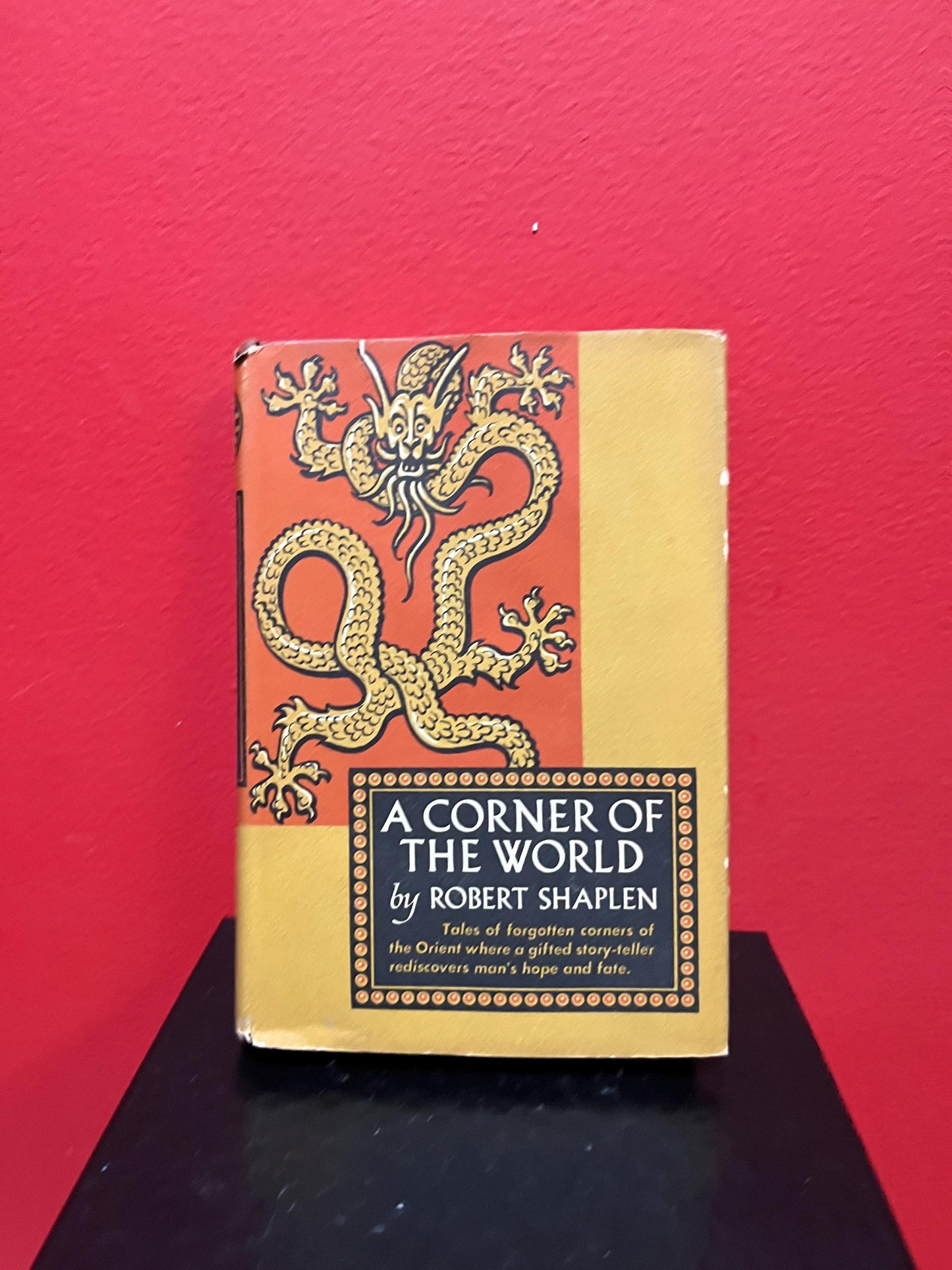 Chinese first edition, 1948 book entitled corner of the world by Robert SHAPLEN  Good condition