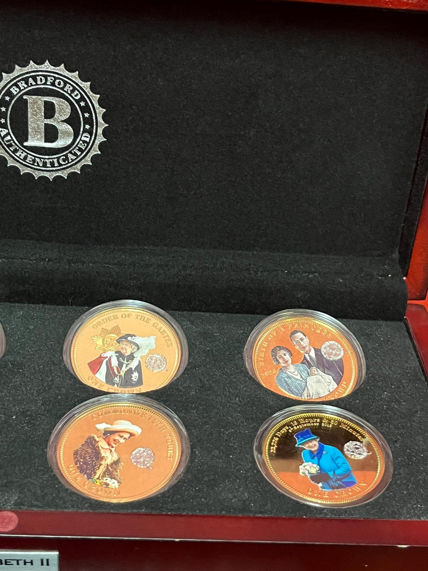 Beautiful quality Bradford exchange coin set celebrating Queen Elizabeth 2 crowning moments  wonderful gift  8 coins and box