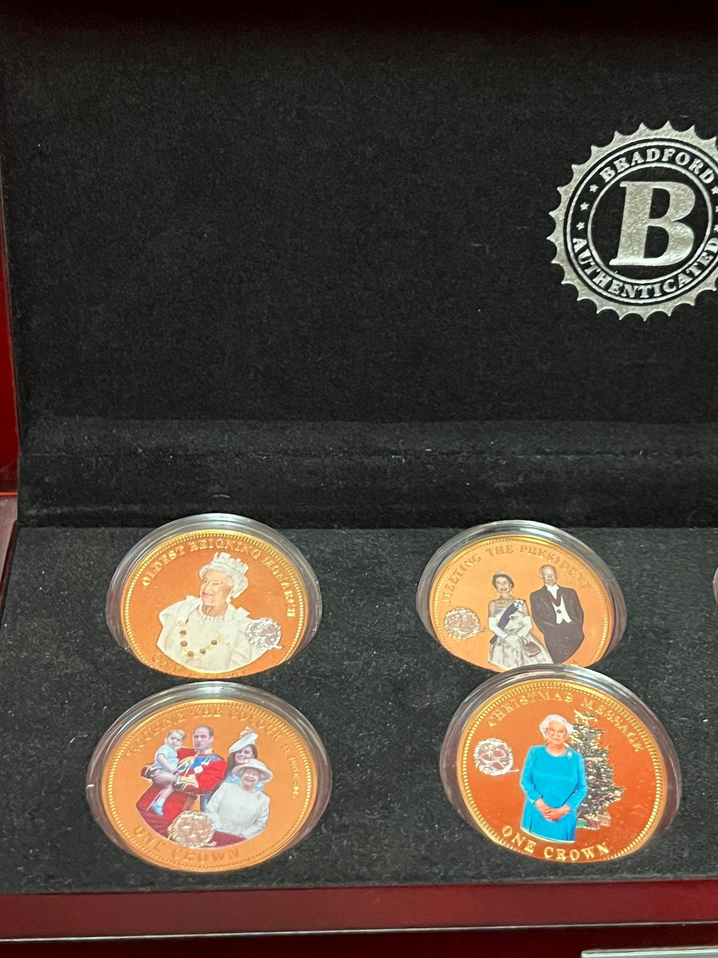 Beautiful quality Bradford exchange coin set celebrating Queen Elizabeth 2 crowning moments  wonderful gift  8 coins and box