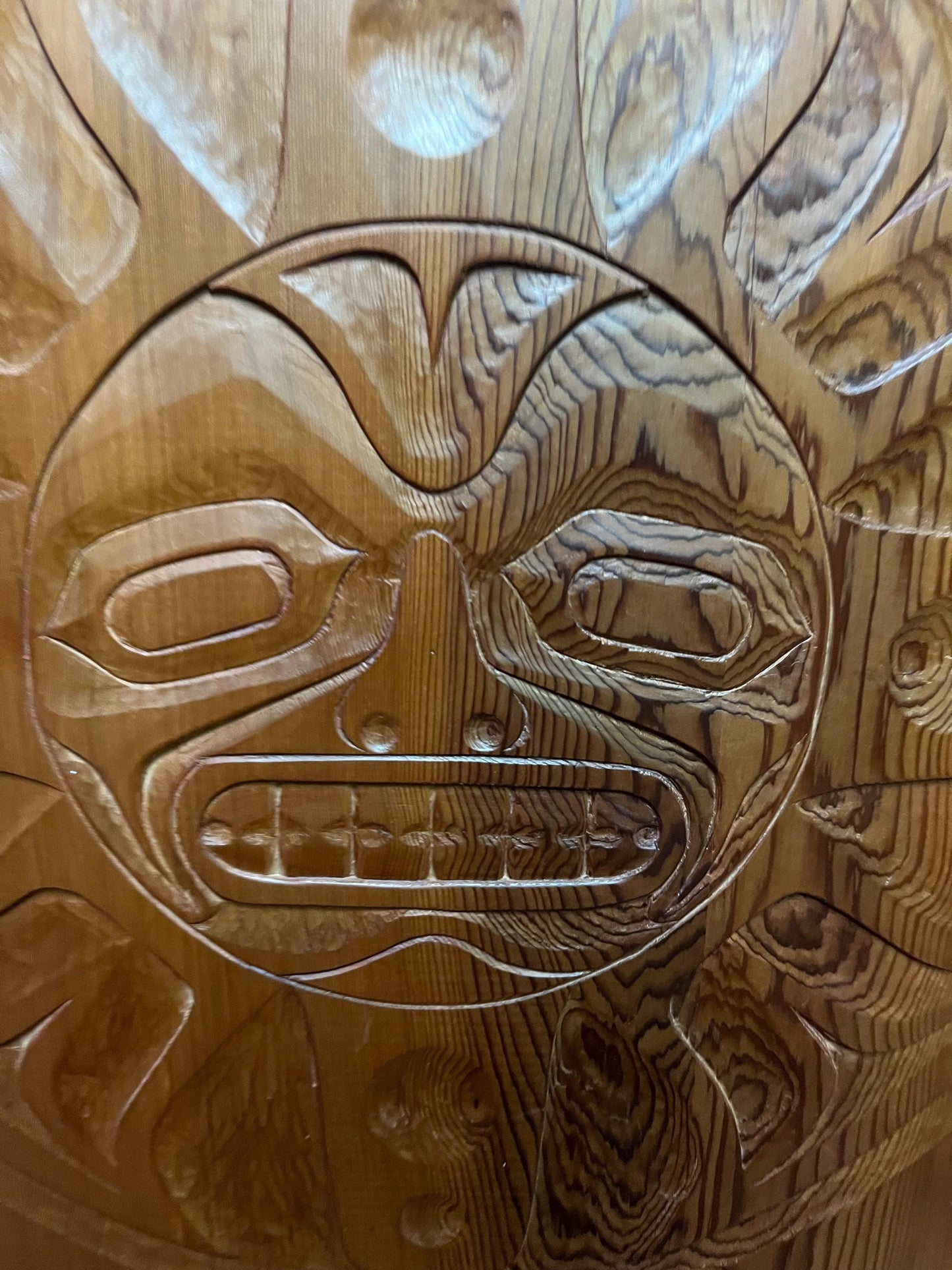 Stunning signed 22 x 22“ indigenous first nations pacific north West Coast cedar sun mask plaque  incredible detail and ready to hang -