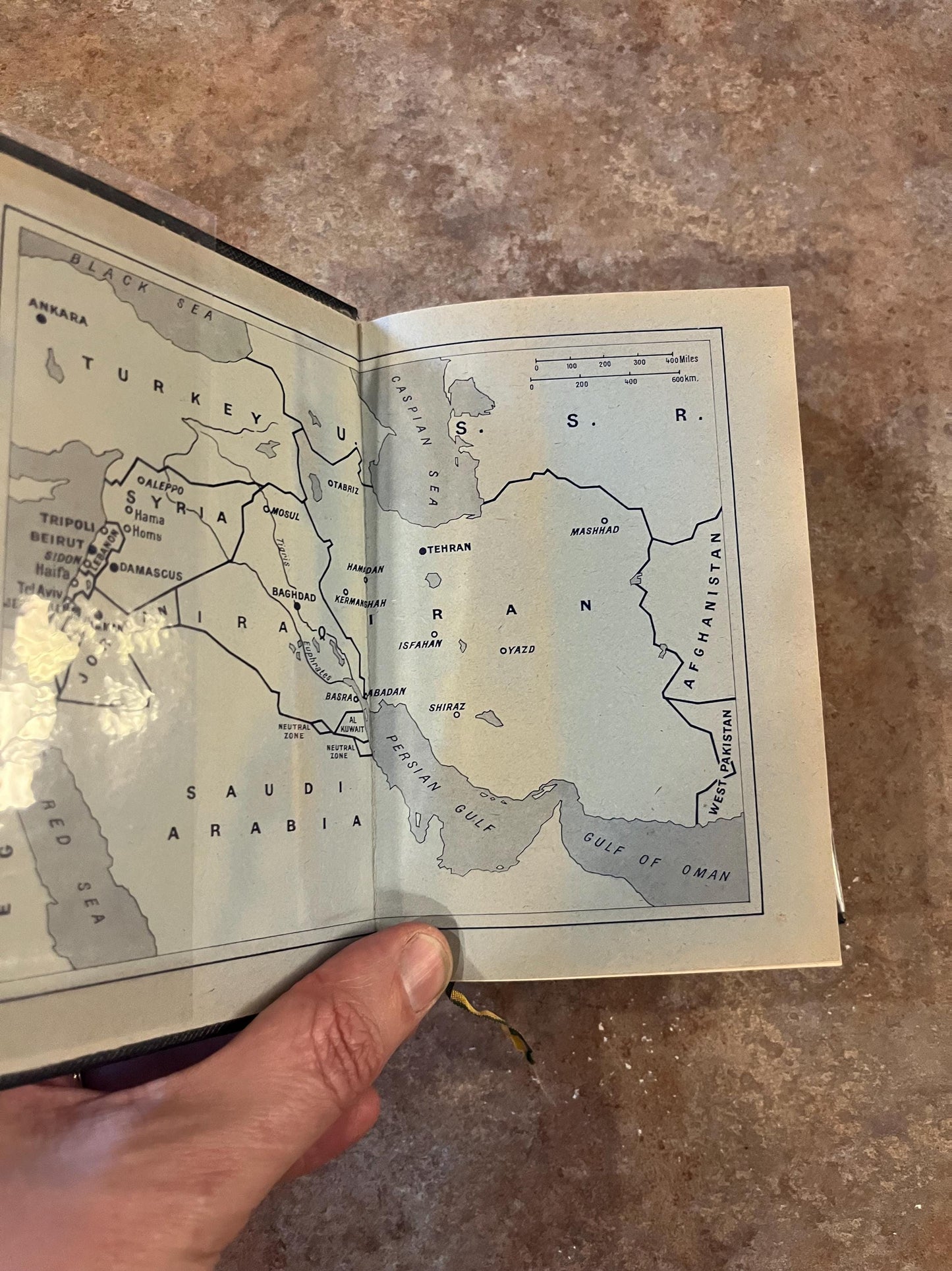 Stunning Middle East book  1966  great condition  1060 pages  many maps  sooo interesting