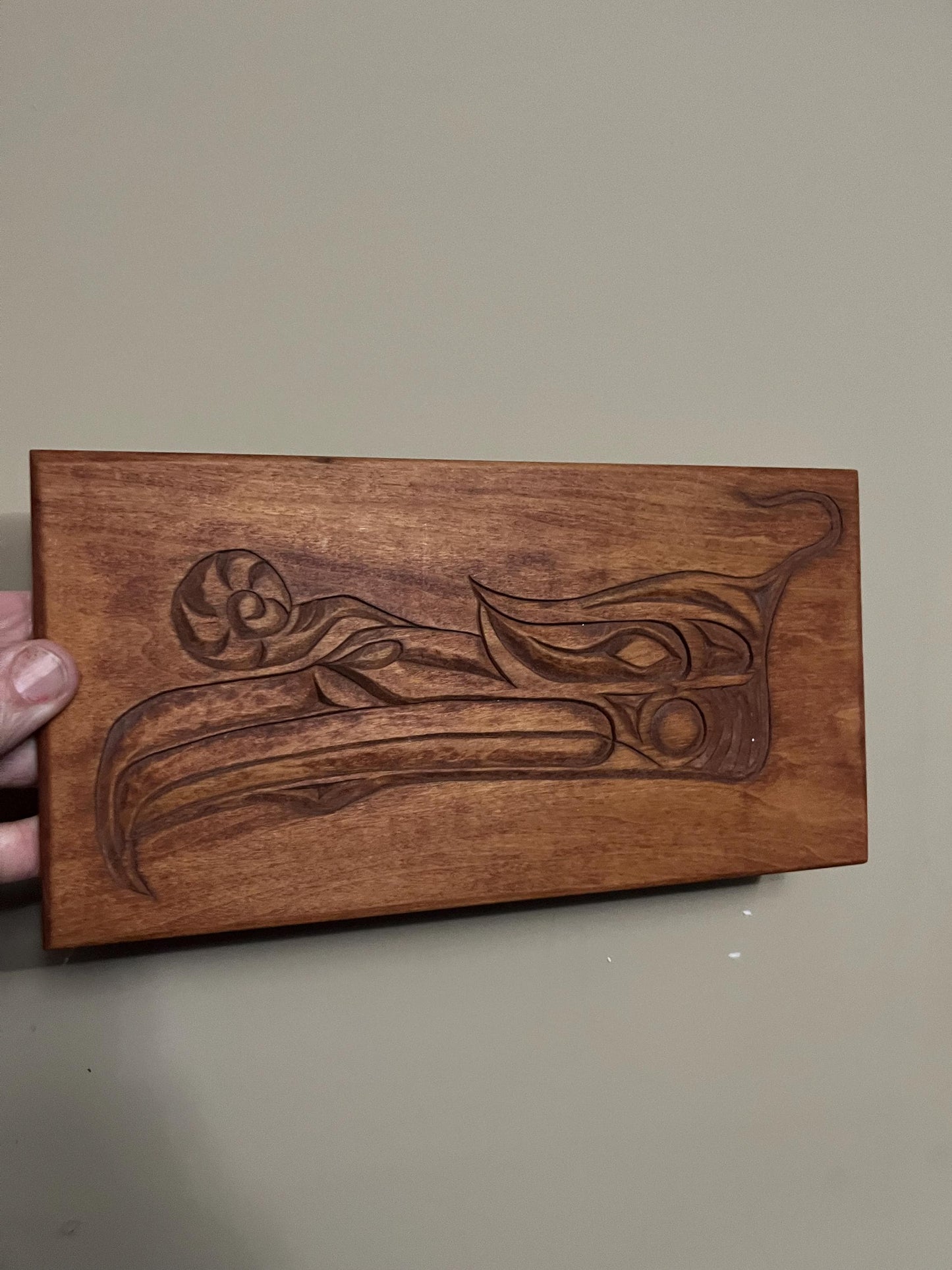 Beautiful indigenous first nation Pacific Northwest coast 11 x 6 inch plaque depicting the hok hok