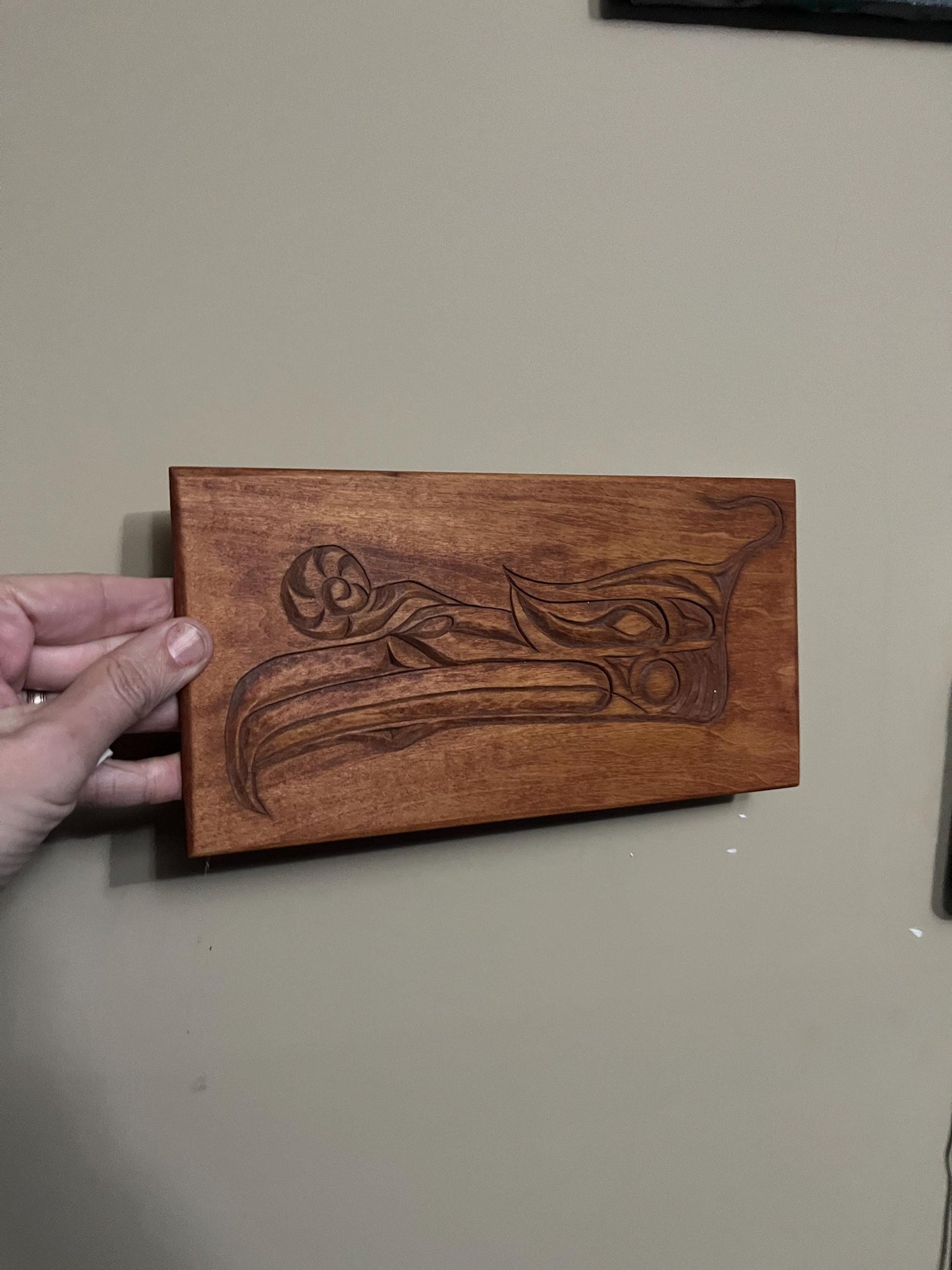 Beautiful indigenous first nation Pacific Northwest coast 11 x 6 inch plaque depicting the hok hok