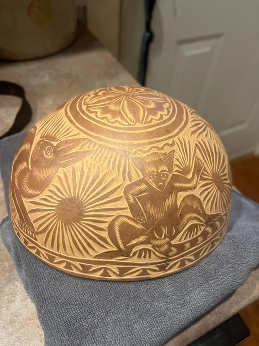 Lovely 7 x 4“ high African hand carved  coconut bowl with amazing imagery   great size and style  perfect gift