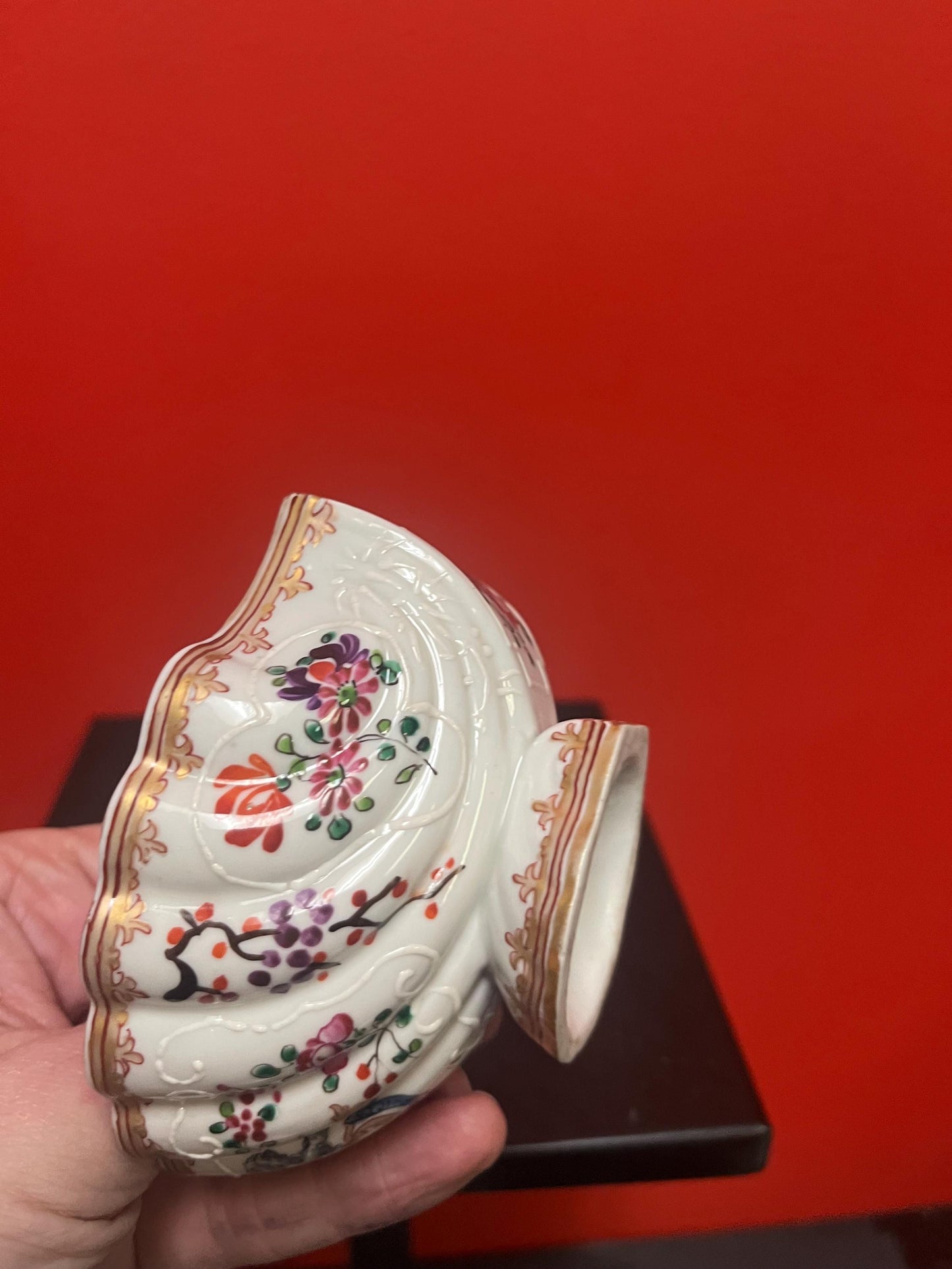 Spectacular 4 inch European 19 century copy of Chinese export porcelain  wonderful dish about 4 inches  great condition  see photos