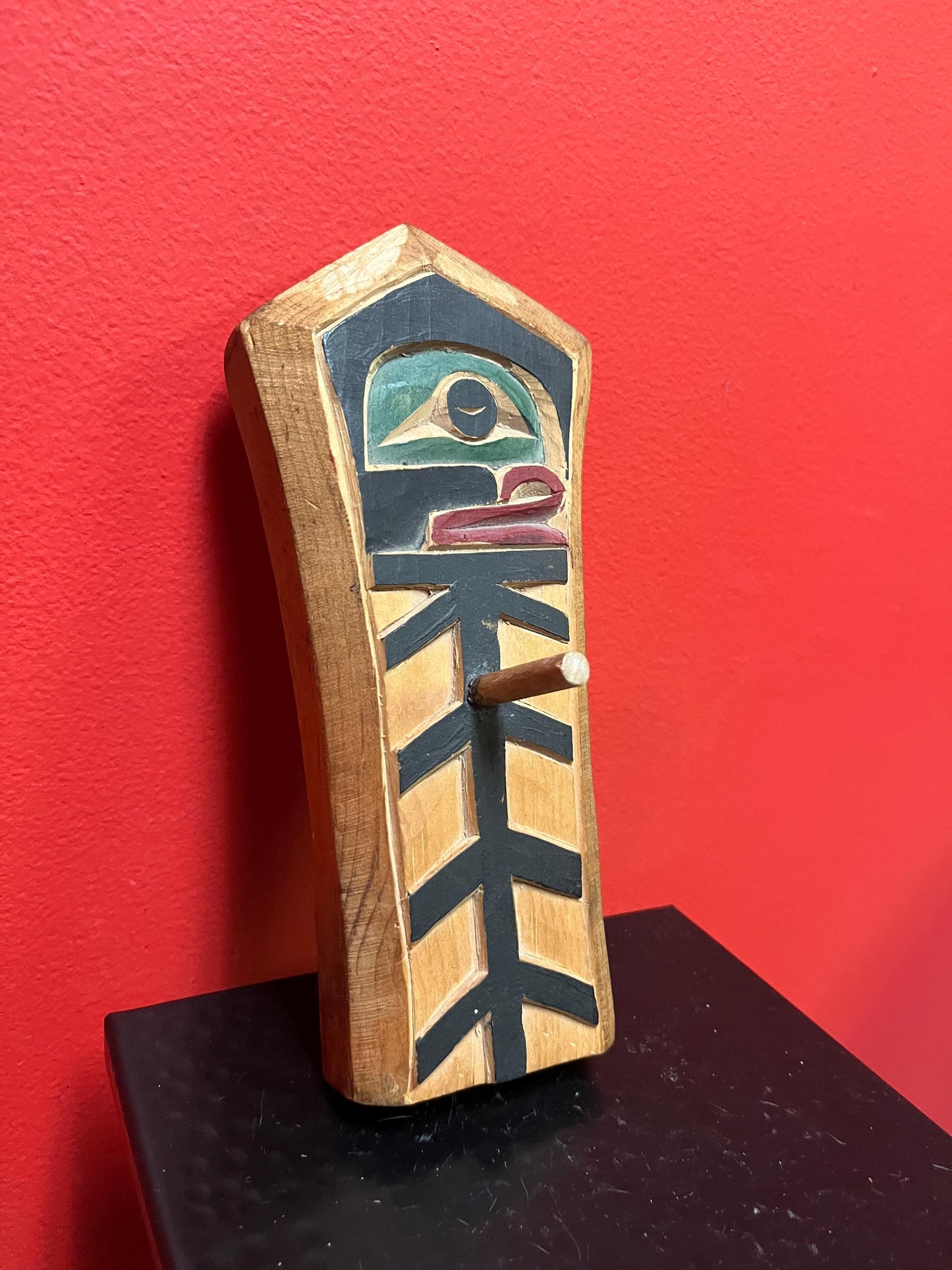 Beautiful indigenous first nations, Pacific Northwest Coast 9 inch frog plaque key holder  Unusual and needs hanger  unsigned