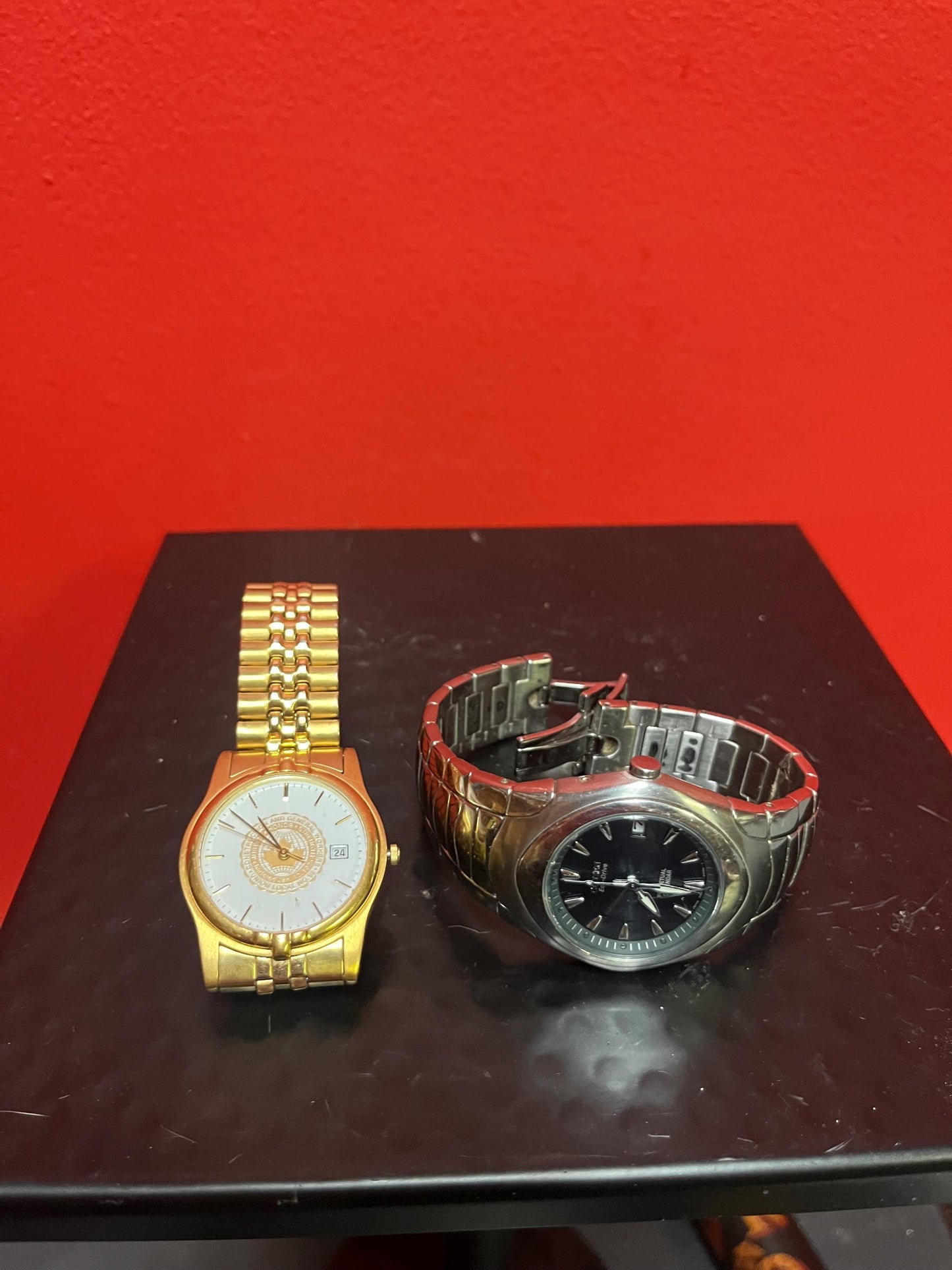 Two watches  dont seem to be working  - good projects and very cheap