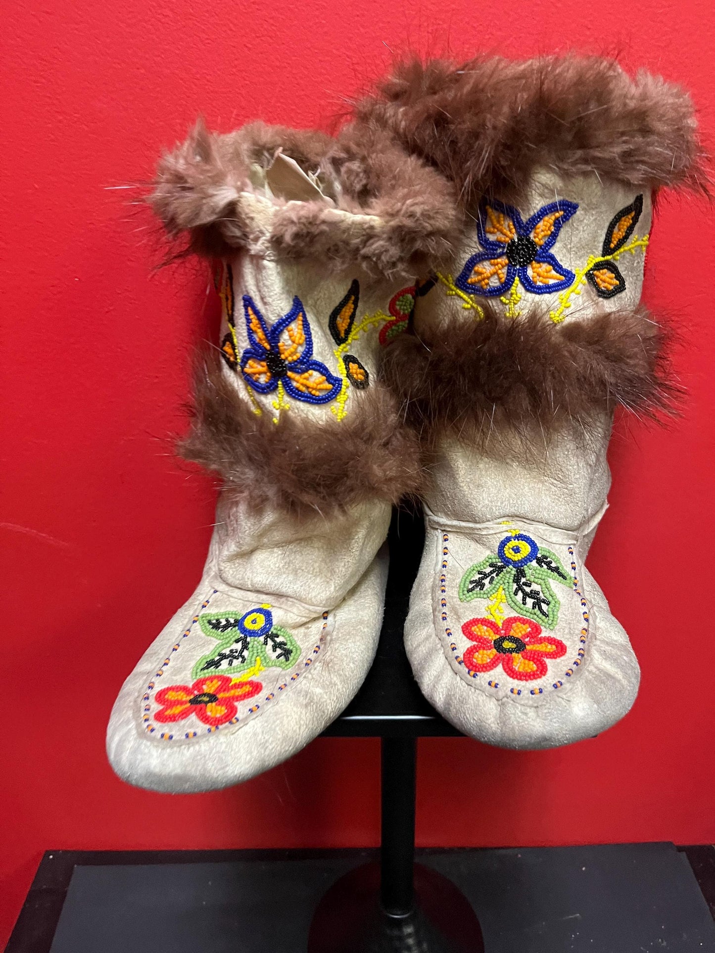 10 x 10“ long beautiful old leather and beaded indigenous first nation Pacific Northwest coast moccasin boots  good value