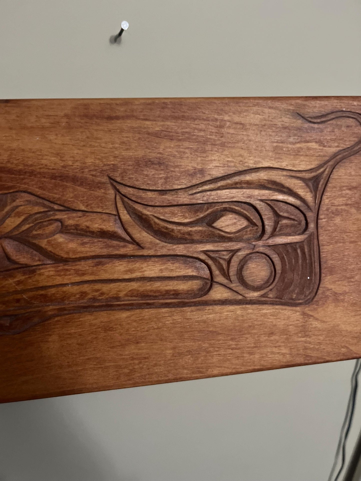 Beautiful indigenous first nation Pacific Northwest coast 11 x 6 inch plaque depicting the hok hok