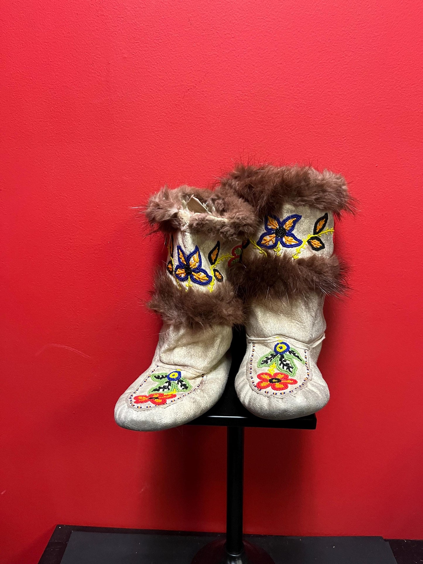 10 x 10“ long beautiful old leather and beaded indigenous first nation Pacific Northwest coast moccasin boots  good value